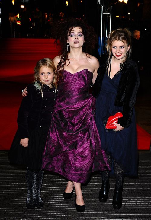 Click to view full size image
==============
HP7_PT1_premiere_london_9_2813729.jpg HP7_PT1_premiere_london_9_2813729.jpg