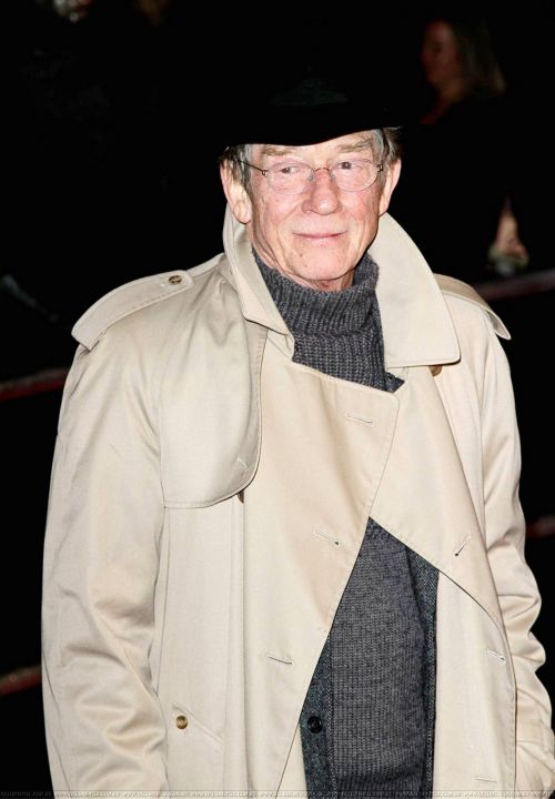 Click to view full size image
==============
HP7_PT1_premiere_london_9_2814329.jpg HP7_PT1_premiere_london_9_2814329.jpg