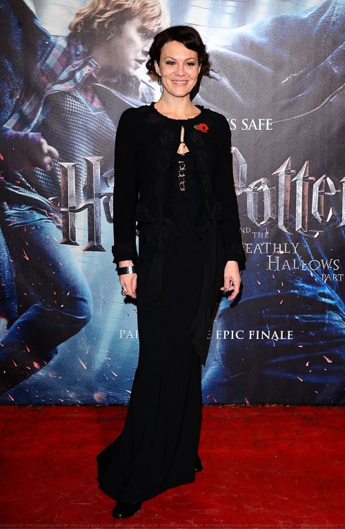 Click to view full size image
==============
HP7_PT1_premiere_london_9_287129.jpg HP7_PT1_premiere_london_9_287129.jpg