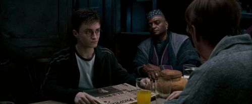 Click to view full size image
==============
OdF-Potterish_1189.jpg OdF-Potterish_1189.jpg