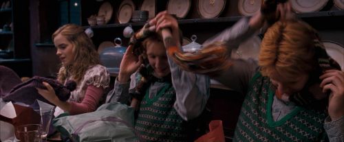 Click to view full size image
==============
OdF-Potterish_5206.jpg OdF-Potterish_5206.jpg