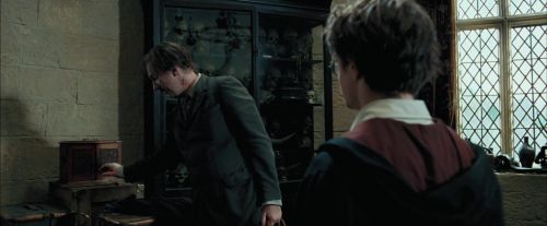 Click to view full size image
==============
PdA-Potterish_8122.jpg PdA-Potterish_8122.jpg