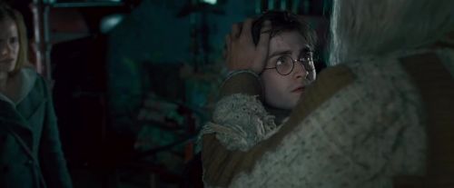 Click to view full size image
==============
Potterish-RdMTVSpot2-96.jpg Potterish-RdMTVSpot2-96.jpg