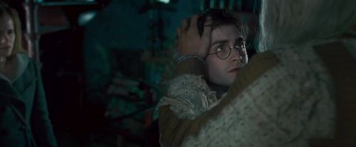 Click to view full size image
==============
Potterish-RdMTVSpot2-97.jpg Potterish-RdMTVSpot2-97.jpg
