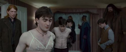 Click to view full size image
==============
Potterish-RdMTVSpot8-35.jpg Potterish-RdMTVSpot8-35.jpg