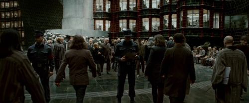 Click to view full size image
==============
Potterish-RdMTrailerParte1-609.jpg Potterish-RdMTrailerParte1-609.jpg