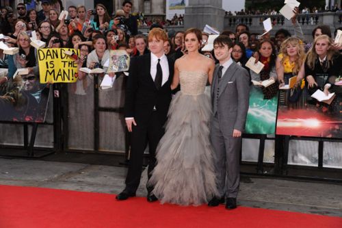 Click to view full size image
==============
dh2_premieres_london_0454.jpg dh2_premieres_london_0454.jpg