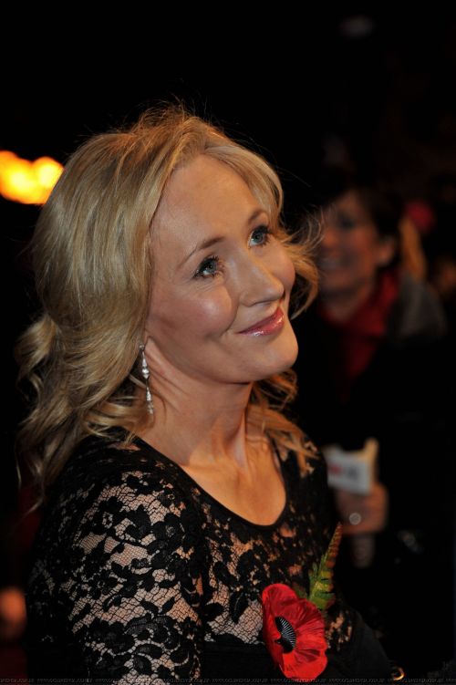 hp7_pt1_premiere_london_6_282029.jpg