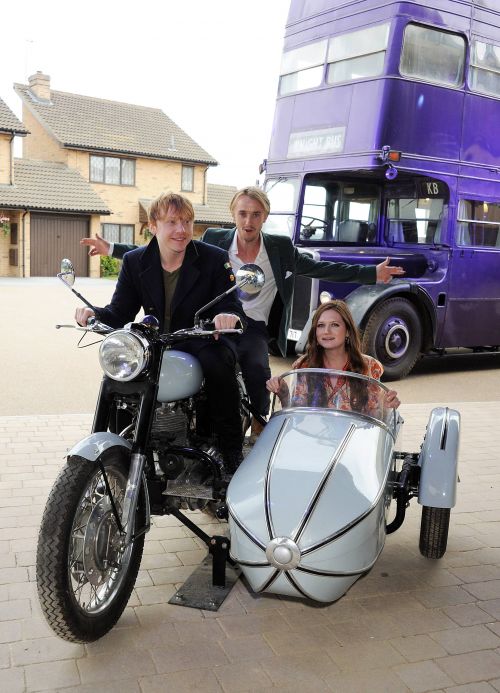 Click to view full size image
==============
studiotourphotocall3101_004.jpg studiotourphotocall3101_004.jpg
