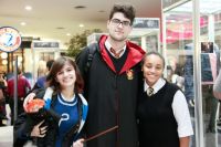 8460405_ig_pre_estreia_harry_potter_jovem_384_577.jpg