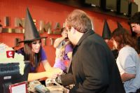 8460422_ig_pre_estreia_harry_potter_jovem_384_577.jpg
