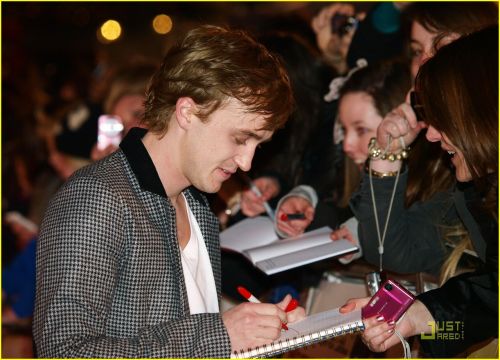 Click to view full size image
==============
premiere_283329.jpg premiere_283329.jpg