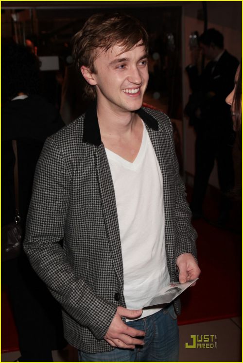 Click to view full size image
==============
premiere_283729.jpg premiere_283729.jpg