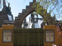 hogsmeade_gate.jpg