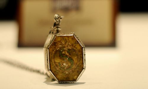 Slytherin__s_Locket_Horcrux_by_nikon373.jpg