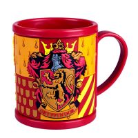 l_4HOUSES_Souvenirs_Drinkware_HarryPotter_Souvenirs_GryffindorCrestMug_1230116.JPG