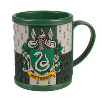 l_4HOUSES_Souvenirs_Drinkware_HarryPotter_Souvenirs_SlytherinCrestMug_1230127.JPG