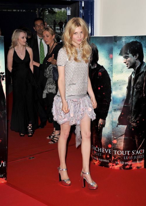 Click to view full size image
==============
PotterishPremiereParis_281229.jpg PotterishPremiereParis_281229.jpg