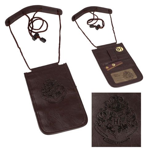 l_OWLPOST_Accessories_Bags_HarryPotter_Accessories_HogwartsTravelPouch_1232817.JPG