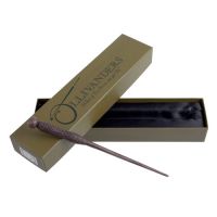 l_OLLIVANDERS_Collectibles_Wands_HarryPotter_HazelCollectibleWand_1230286.JPG