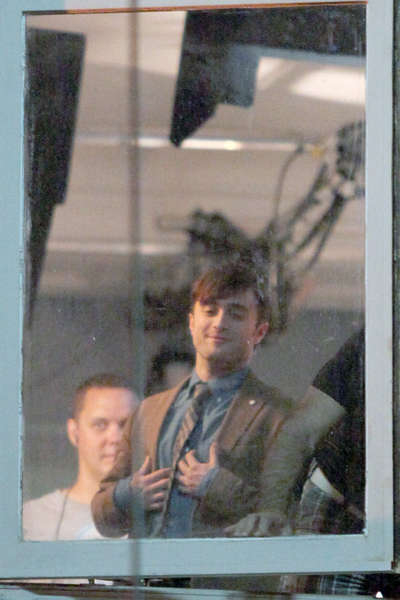 normal_On-the-Set-of-The-F-Word-August-29-2012-daniel-radcliffe-32010350-1707-2560.jpg normal_On-the-Set-of-The-F-Word-August-29-2012-daniel-radcliffe-32010350-1707-2560.jpg