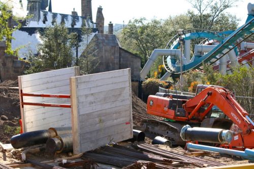 Click to view full size image
==============
harry-potter-world-expansion-construction-february-2013-17.jpg harry-potter-world-expansion-construction-february-2013-17.jpg