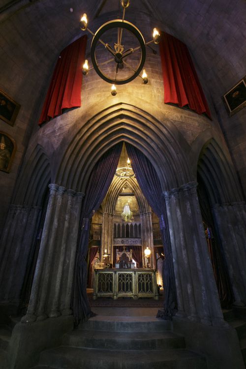 Dumbledore_office_in_Hogwarts_Castle-WWoHP_at_USH.jpg