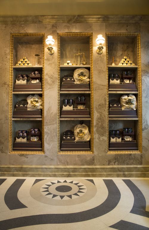 Click to view full size image
==============
Gringotts_Money_Exchange_Merchandise.jpg Gringotts_Money_Exchange_Merchandise.jpg