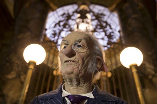 Click to view full size image
==============
HP_and_the_Escape_from_Gringotts_3.jpg HP_and_the_Escape_from_Gringotts_3.jpg