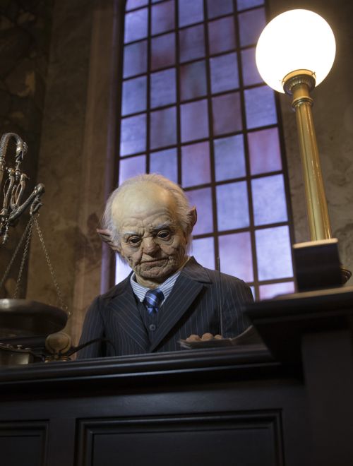 HP_and_the_Escape_from_Gringotts_5.jpg