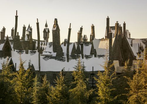 Click to view full size image
==============
Hogsmeade_Village_snow-WWoHP_at_USH.jpg Hogsmeade_Village_snow-WWoHP_at_USH.jpg
