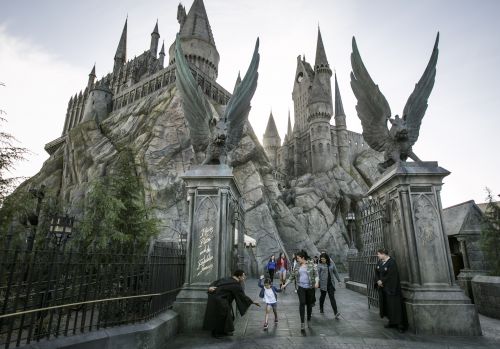 Click to view full size image
==============
Hogwarts_Castle_at_WWoHP_USH_Photo_Credit_David_Sprague.jpg Hogwarts_Castle_at_WWoHP_USH_Photo_Credit_David_Sprague.jpg