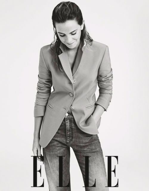 Click to view full size image
==============
© Elle / Kerry Hallihan
Palavras-chave: Emma Watson © Elle / Kerry Hallihan
Palavras-chave: Emma Watson