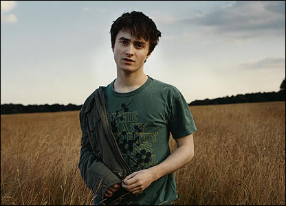 NotÃcia Ish:
Dan Radcliffe em exposição na: “Excepcional exibição de Juventudeâ€
//Por Marcelo no dia : 01-11-2006 00:17
NotÃcia Ish:
Dan Radcliffe em exposição na: “Excepcional exibição de Juventudeâ€
//Por Marcelo no dia : 01-11-2006 00:17