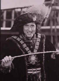dale_films_carryoncolumbus_1.jpg dale_films_carryoncolumbus_1.jpg