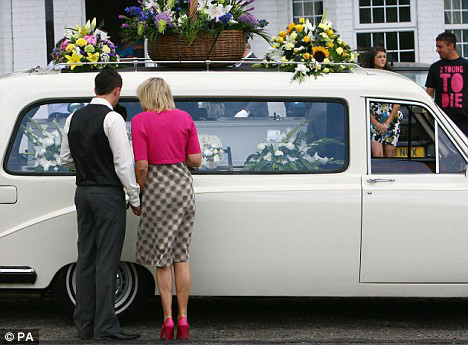 funeral2.jpg funeral2.jpg