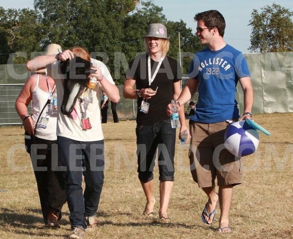 Click to view full size image
==============
RupFestival_(11).jpg RupFestival_(11).jpg